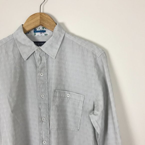 Reyn Spooner Women's M Light Blue Gray Button Up Shirt Floral Embossed B5 - Picture 2 of 7